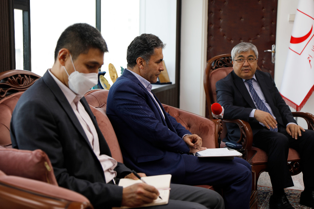 درخواست سفیر قرقیزستان از هلالاحمر ایران برای احداث بیمارستان در این کشور/ دو کشور توافقنامه همکاری امضا میکنند